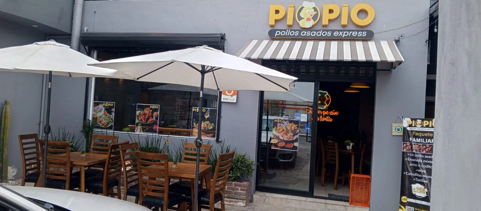 Fachada del restaurante Pío Pío Express